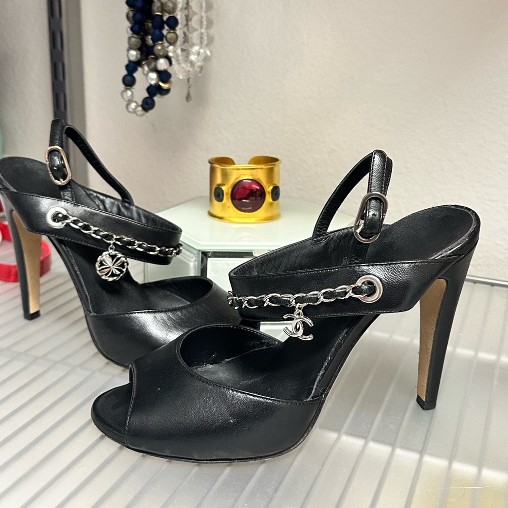 Chanel heel
